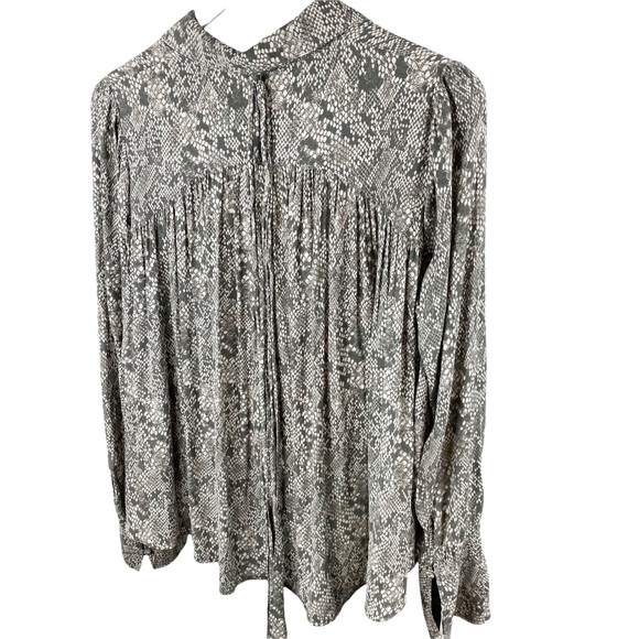 Free People Muse Snakeskin Python Button Front Long Sleeve Top Peasant Small - Picture 14 of 15